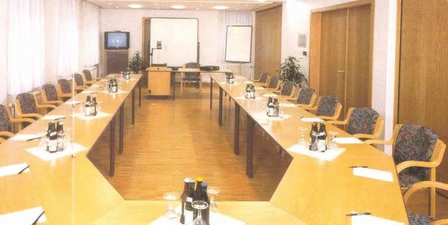 Hotel Zum Lamm Gundelsheim  Екстер'єр фото